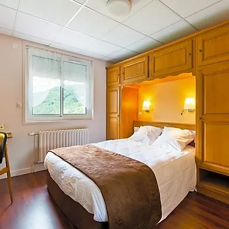 Logis Belle Vue Hotel 3*